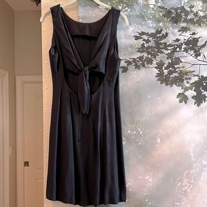 Perfect Little Black Sleeveless Dress w Open Tie Back! Size 6